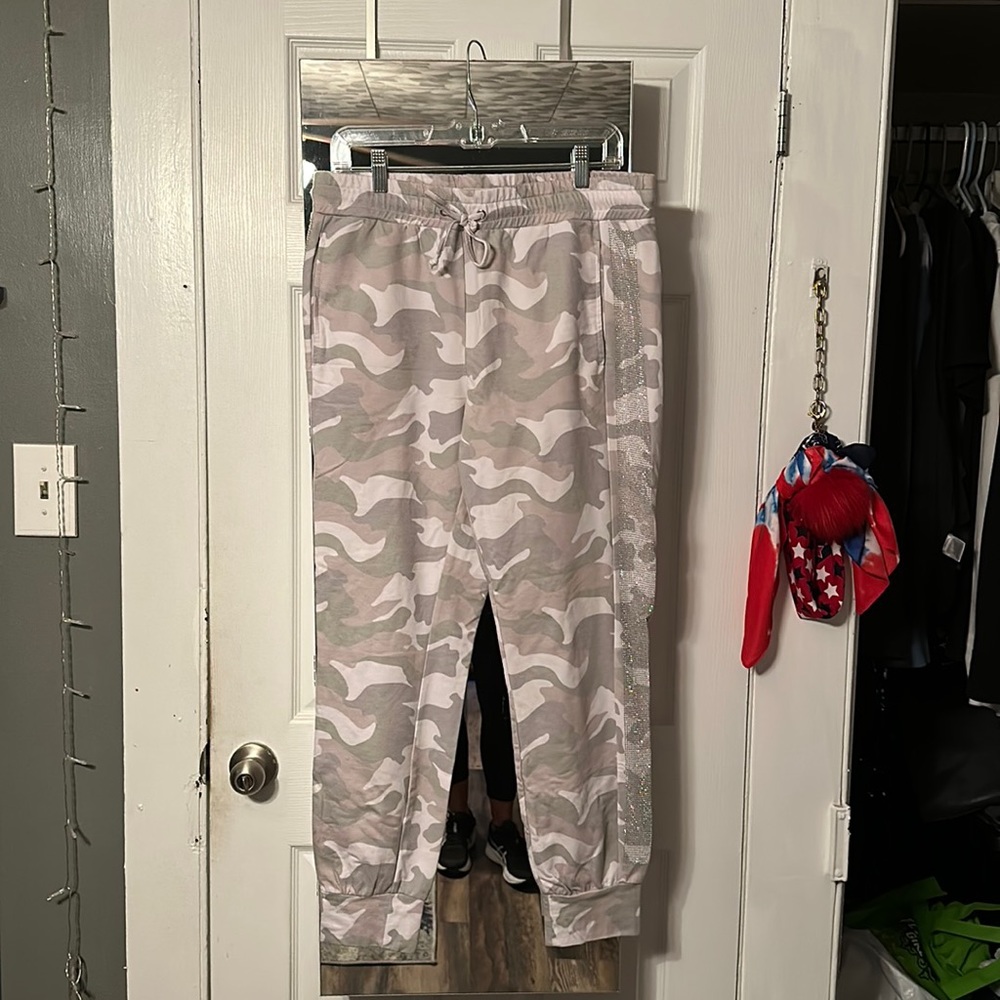 Venus pink and cream camo joggers and hoodie. Glittery trim